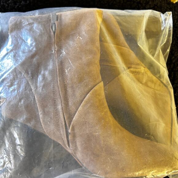 Franco Sarto L-PIA Suede Boots 8 NWOT Zipper Ankle Boots Nougat Beige Taupe - Picture 5 of 8